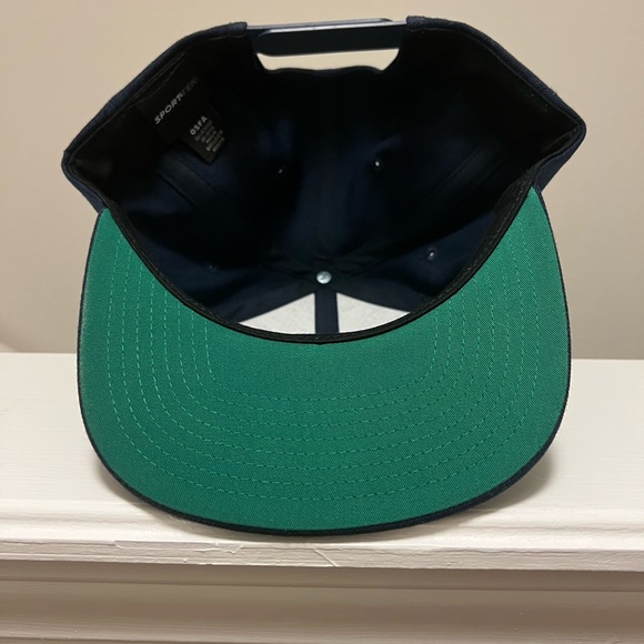 Get Raw Nutrition Simple R hat - Picture 2 of 3